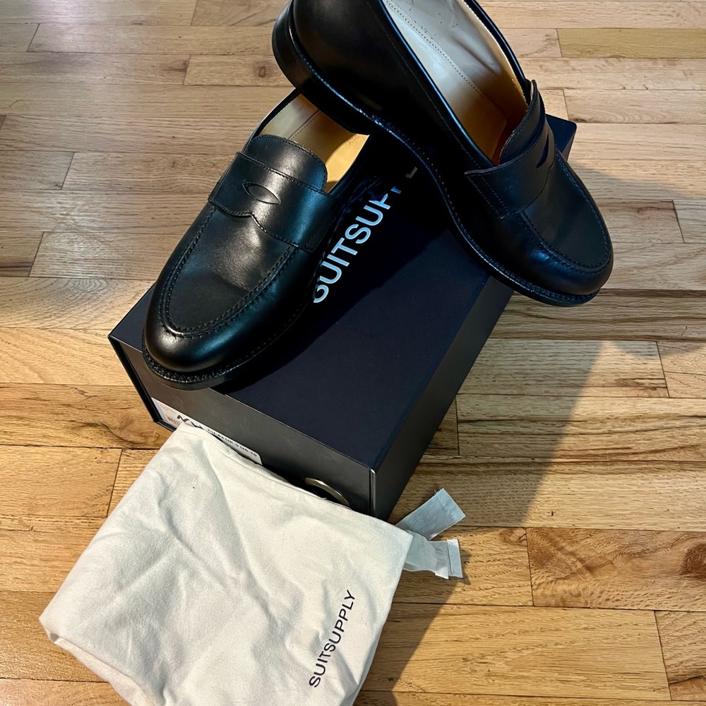 Suitsupply Black Penny Leather Loafers / NEW / Size 10
